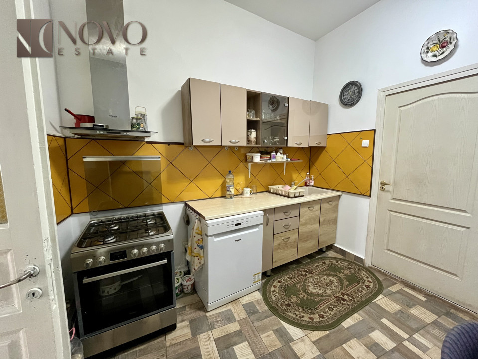 8 Camere | Dacia | Centrala | Pivnita | Curte