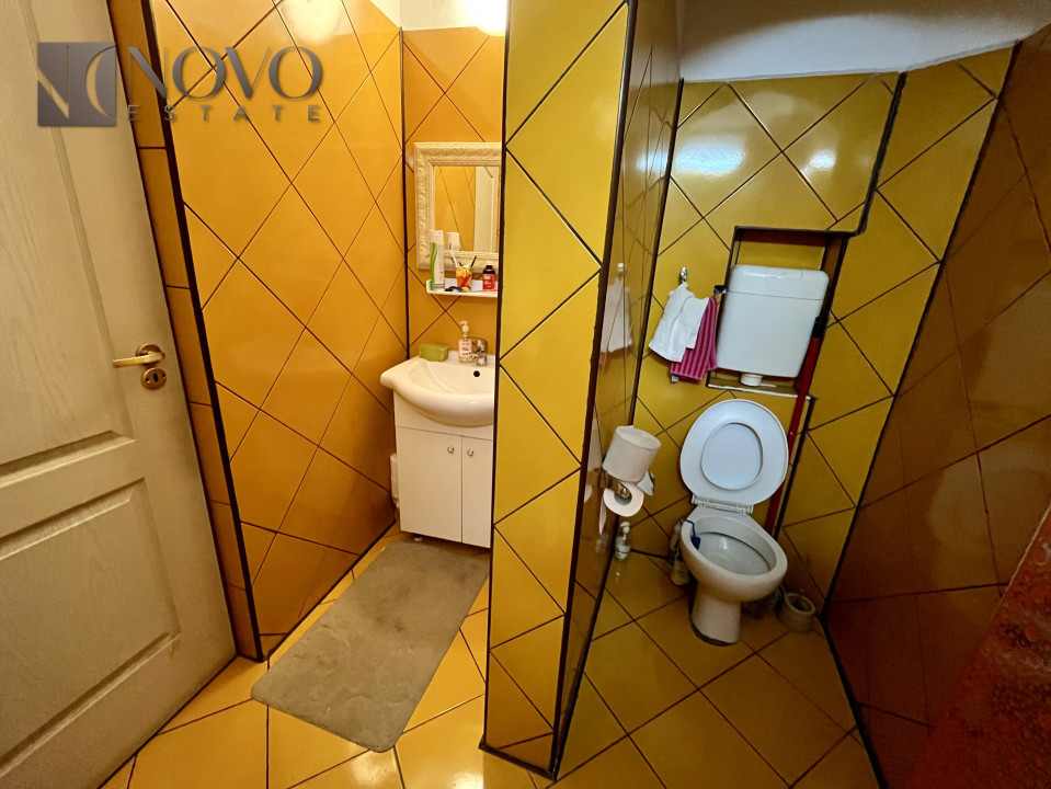 8 Camere | Dacia | Centrala | Pivnita | Curte