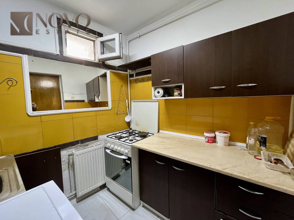 8 Camere | Dacia | Centrala | Pivnita | Curte
