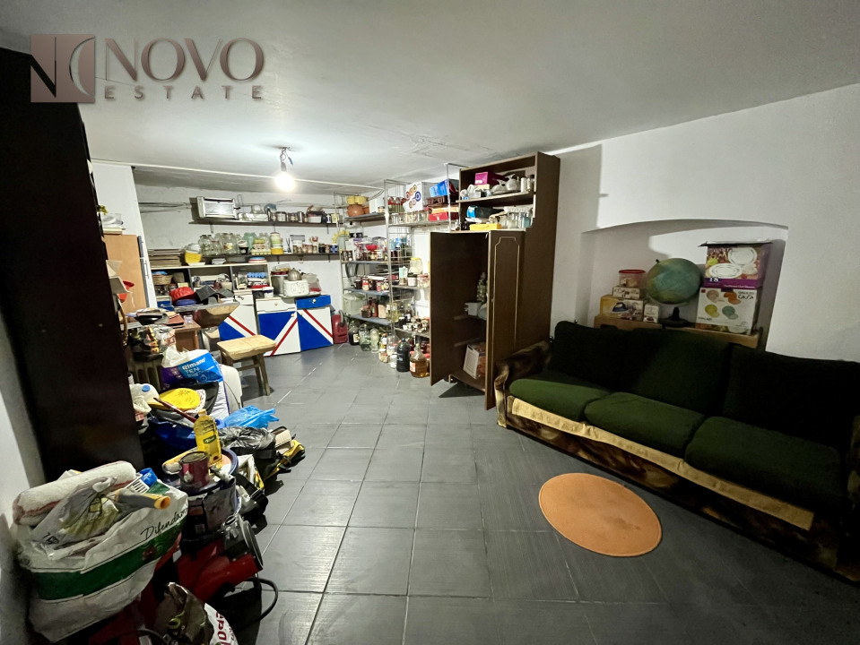 8 Camere | Dacia | Centrala | Pivnita | Curte