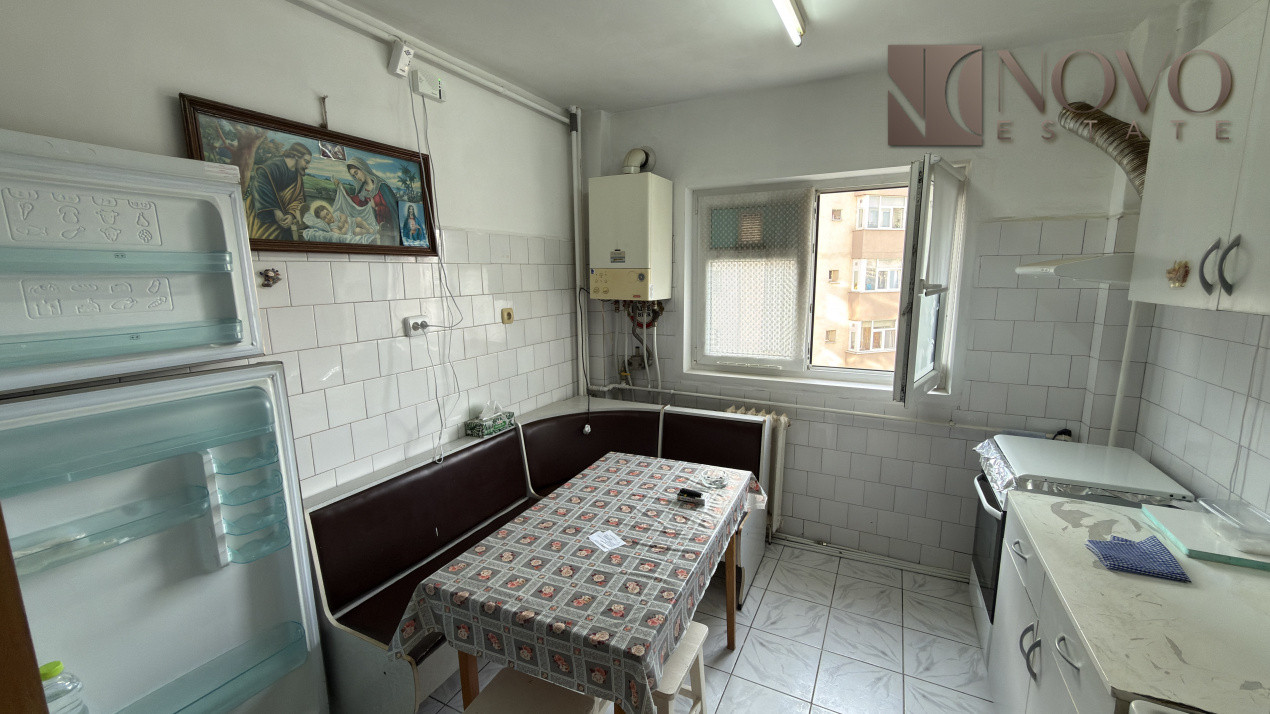 Apartament 3 Camere 2 bai decomandat centrala proprie metrou 1 Decembrie 1918