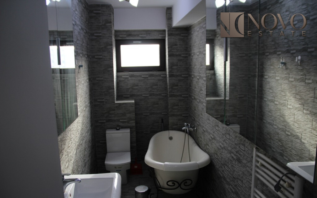 2 Camere | Timpuri Noi | Bloc 2014 | Metrou
